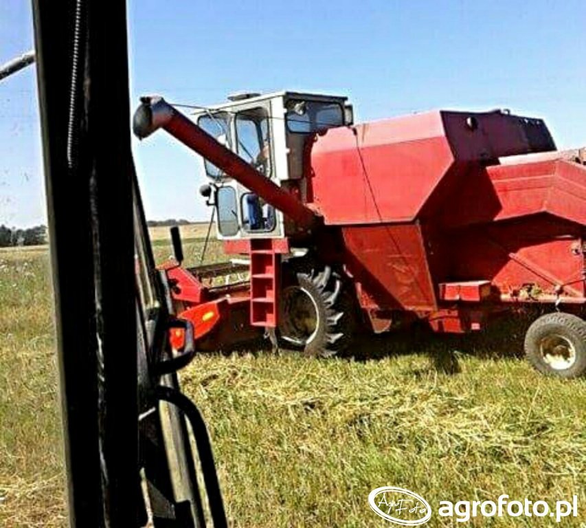 Kombajn Massey Ferguson 410 - zdjęcie #632839 - Galeria rolnicza agrofoto
