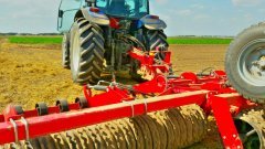 New Holland TM140