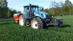 New Holland TVT195 & Rauch Axis 30.1