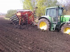 John Deere 6930 Premium & Kuhn SD 4000