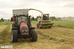 Claas Jaguar 840 i Valtra T151