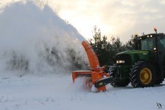 Wirnikowy pług odśnieżny SaMASZ serii Tornado