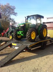 John Deere 5085M