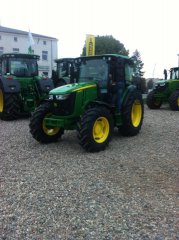 John Deere 5085M