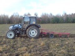 Farmtrac 675DT + pług grudziądzki 4-skibowy