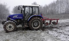 Farmtrac 80 4WD & pług