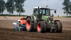 Fendt 718 Vario TMS + Monosem NG 4 Plus