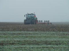 Fendt 822 + Kuhn Challenger 8skib