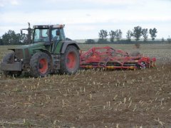 Fendt Favorit 824 & Vaderstad Carrier XL 625