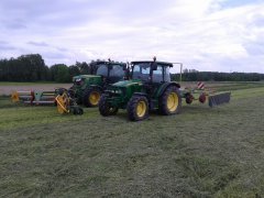 2 John Deere-y