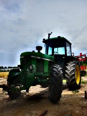 John Deere 3040