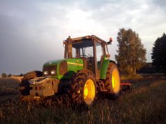 John Deere 3300