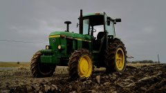 John Deere 4040