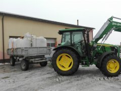 John Deere 5085m