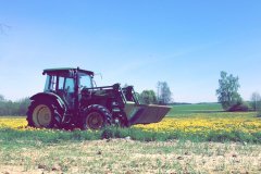 John Deere 5620