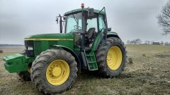 John Deere 6910 