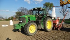 John Deere 7430