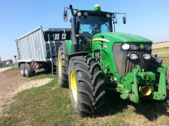 John Deere 7830