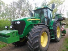 John Deere 7920