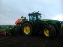 John Deere 7920