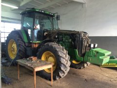 John Deere 8310