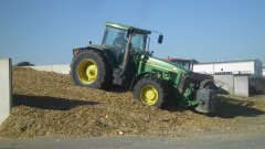 John Deere 8310