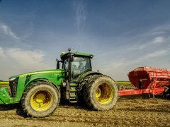 John Deere 8370R+HORSCH MAESTRO 24.75SW