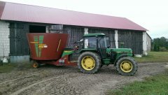 John Deere & Strautmann