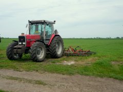 Massey Ferguson 3085  + agregat 5,20m