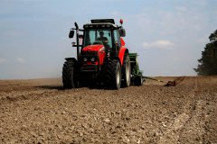 Massey Ferguson 5425 + Amazone D9 3000 Specjal