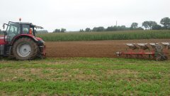 Massey Ferguson 6465 & Kverneland