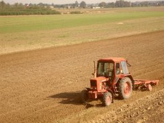 MTZ 82 + Akpil CZH 350 + kolczatka
