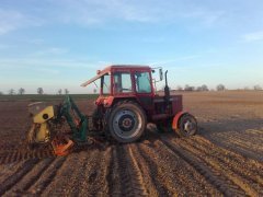 MTZ 82 i zestaw uprawowo siewny