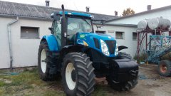 New holland t 7040