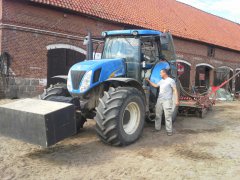 New Holland T 7060