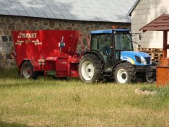 New Holland T4020+ Trioliet Solomix 2 1000