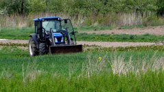 New Holland T4040 Deluxe