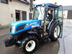 New Holland T4.65V