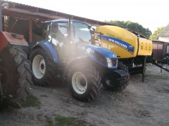 New holland T4.85