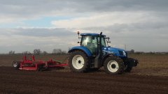 New Holland T6 & Unia Atlas