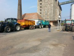 New Holland T6010 I T6030 & Case MXM120 + Veenhuis i 2 Camary