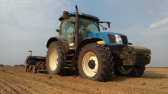 New Holland T6050 & Nordsten