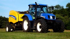 New Holland T6.165 & NH Roll Belt 150C