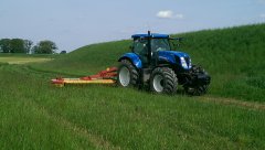 New Holland T7 200 i poettinger novacut 305H