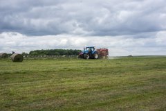 New Holland T7030 AC + BR 740