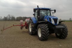 New Holland T7030 i Optima HD