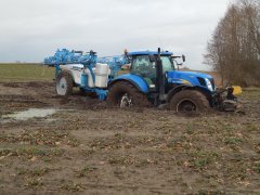 New Holland T7050