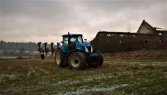 New Holland T7060 & Unia IBIS Vario