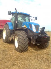 New holland T7070