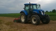 New Holland T7.200 + agregat uprawowo-siewny agro-masz